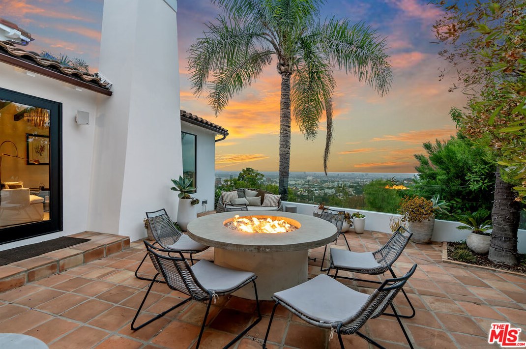 6331 Quebec Dr, Los Angeles CA  90068-2831 exterior