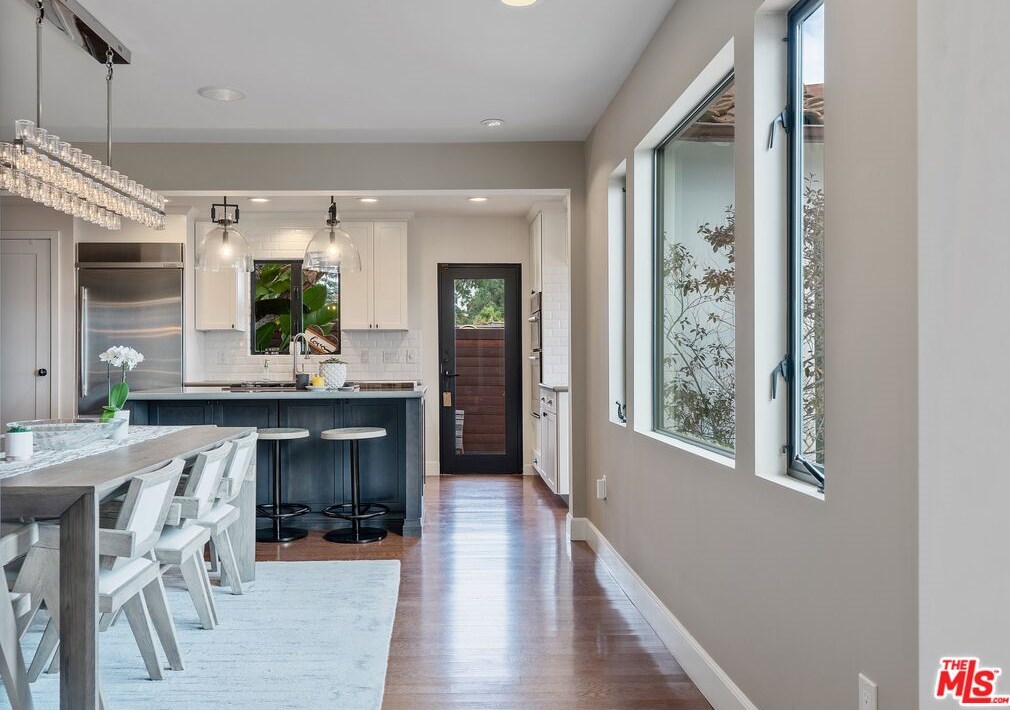 6331 Quebec Dr, Los Angeles CA  90068-2831 exterior