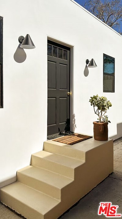 3437 Somerset Dr, Los Angeles CA  90016-4805 exterior
