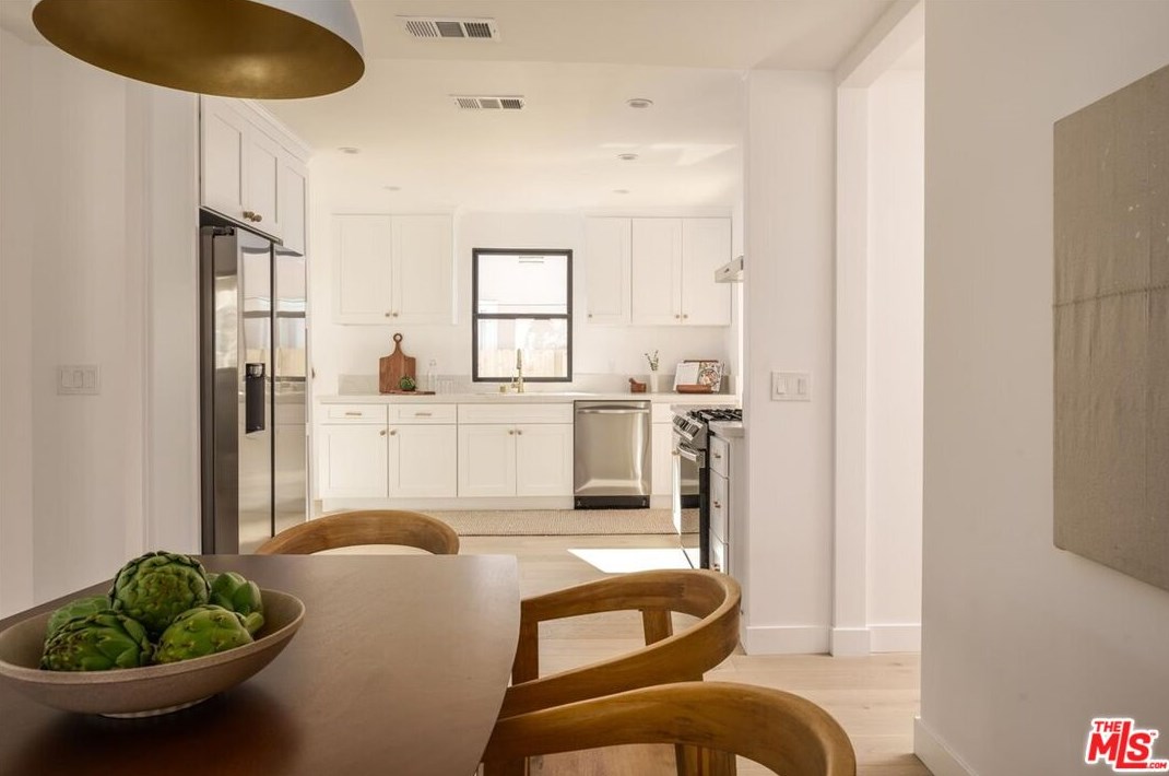 3437 Somerset Dr, Los Angeles CA  90016-4805 exterior