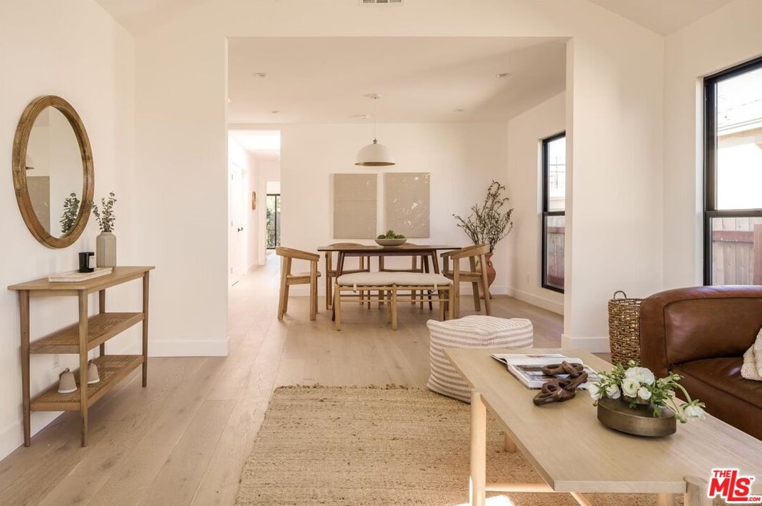 3437 Somerset Dr, Los Angeles CA  90016-4805 exterior