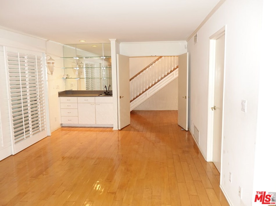 2510 Almaden Ct, Los Angeles CA  90077-2520 exterior