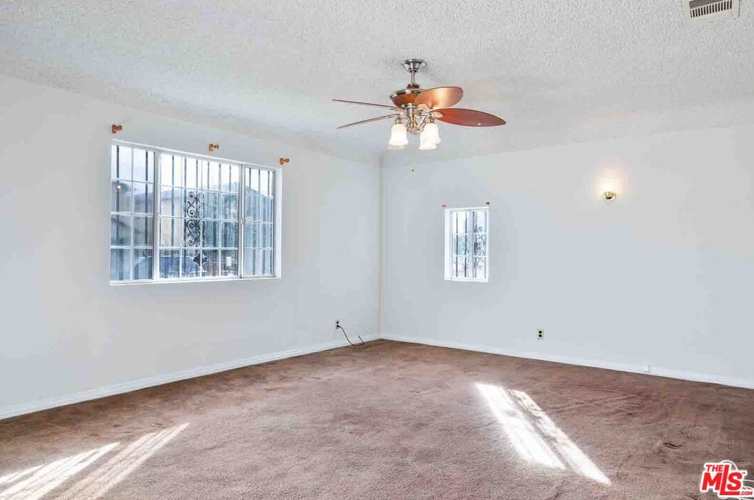 209 W 109th St, Los Angeles, CA 90061
