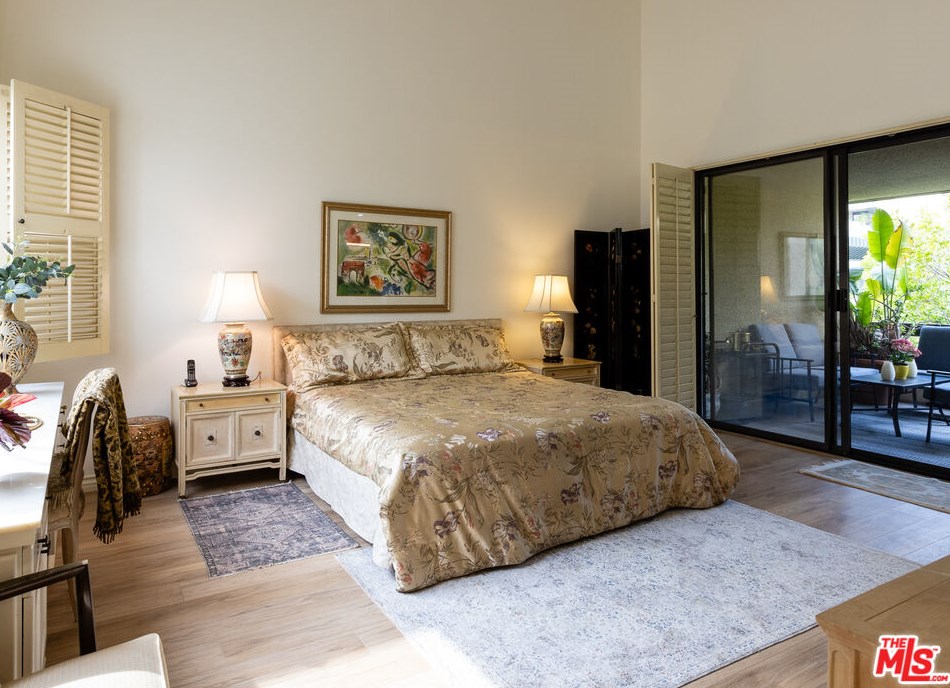 2393 Century Hl, Los Angeles CA  90067-3508 exterior