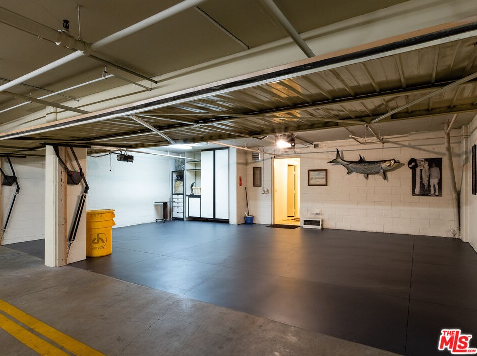 2393 Century Hl, Los Angeles CA  90067-3508 exterior