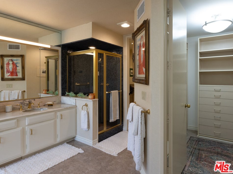 2393 Century Hl, Los Angeles CA  90067-3508 exterior