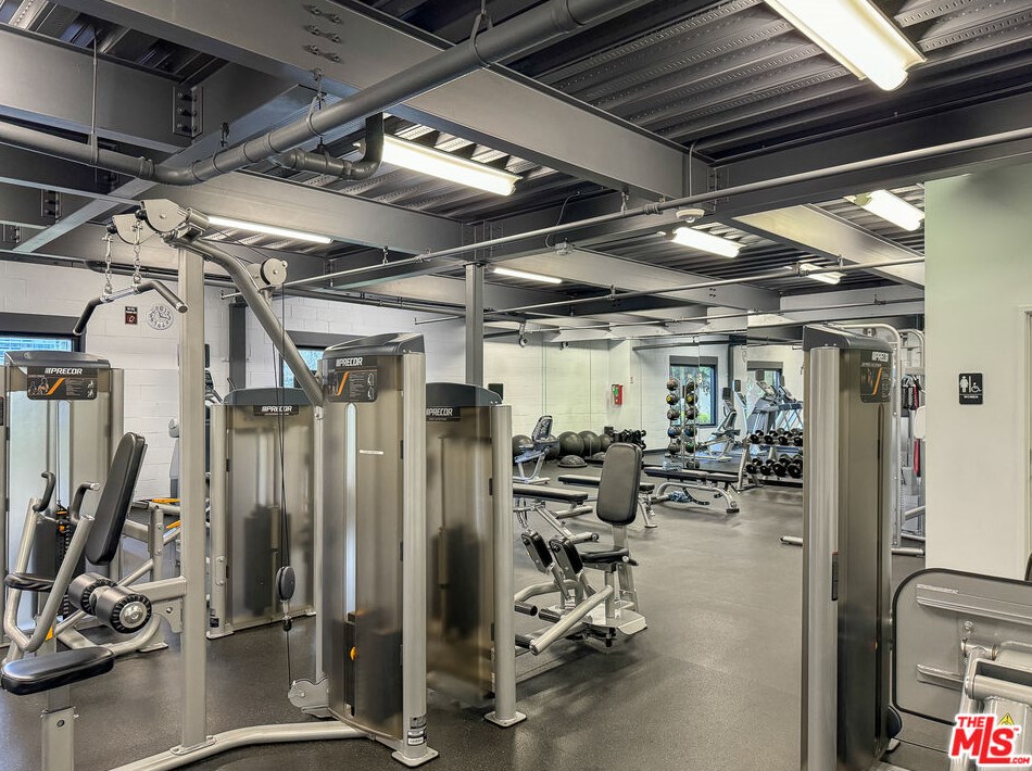 2393 Century Hl, Los Angeles CA  90067-3508 exterior