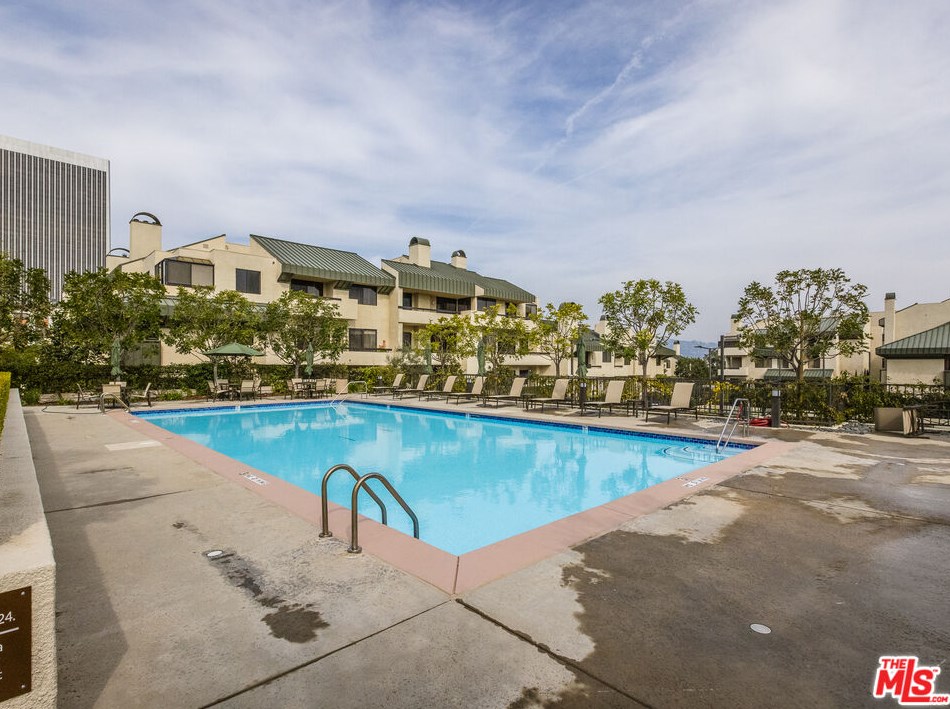 2393 Century Hl, Los Angeles CA  90067-3508 exterior