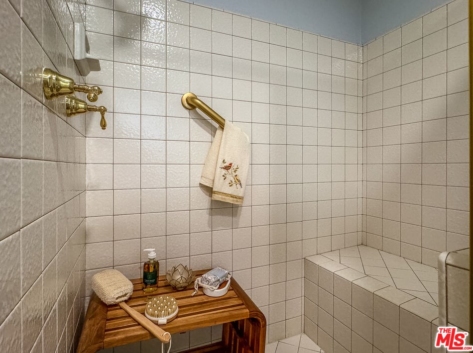 2393 Century Hl, Los Angeles CA  90067-3508 exterior