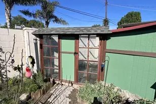 2432 Exposition Pl, Los Angeles, CA 90018 - Photo 6