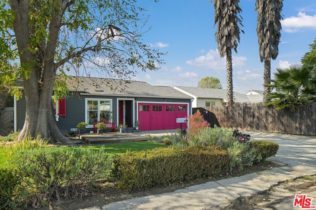 6431 Riverton Ave, North Hollywood, CA 91606