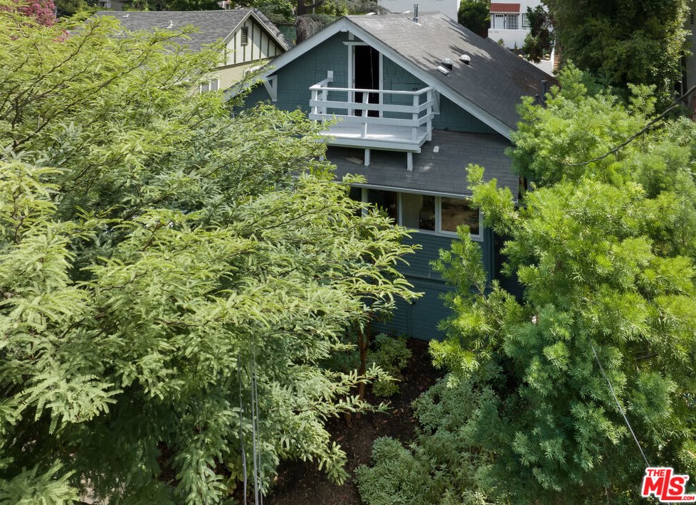 909 Sanborn Ave, Los Angeles CA  90029-3017 exterior