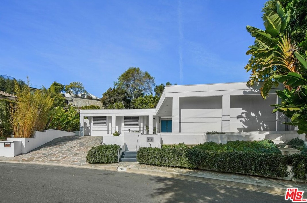 714 Claymont Dr, Los Angeles, CA 90049-1302