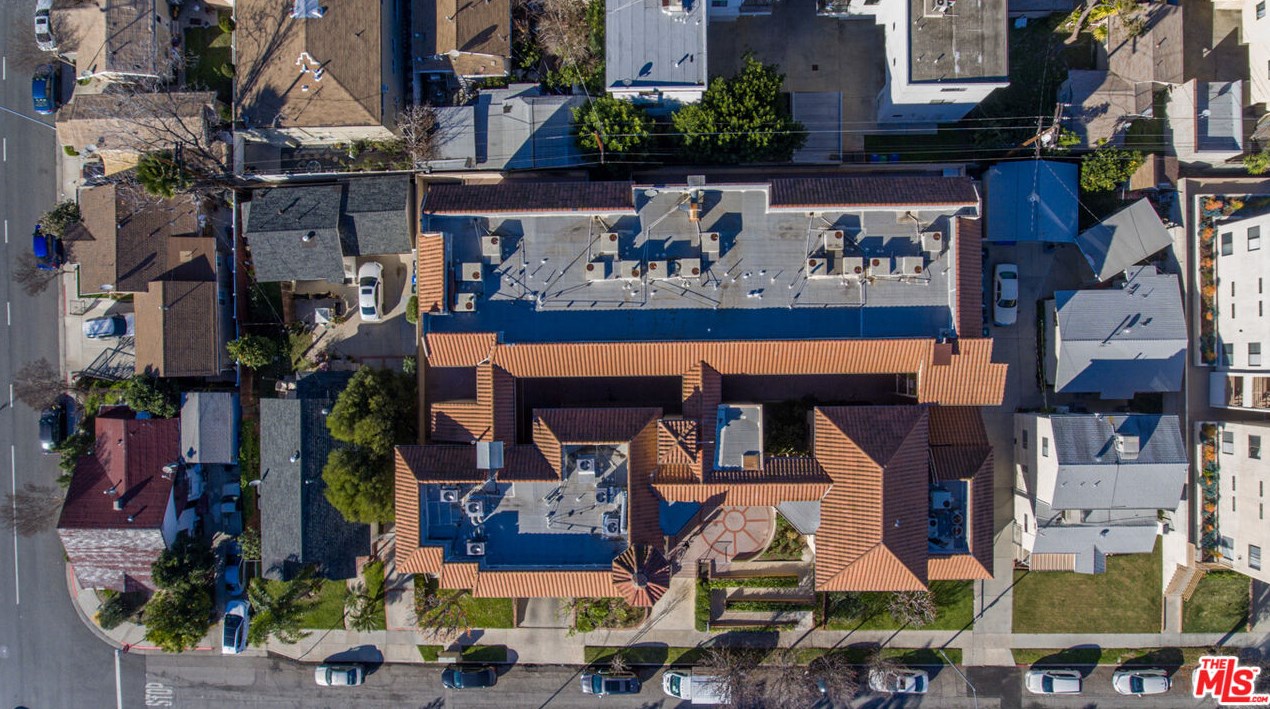 451 Hawthorne St, Glendale CA  91204-3127 exterior