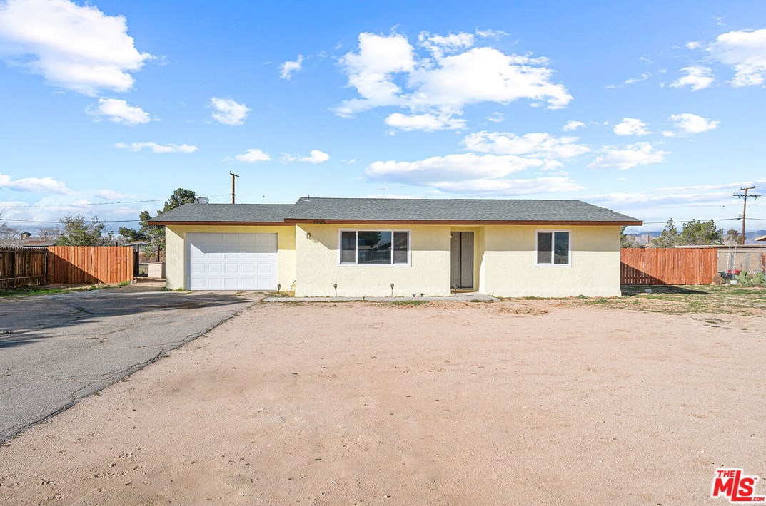 22676 Ottawa Rd, Apple Valley, CA 92308