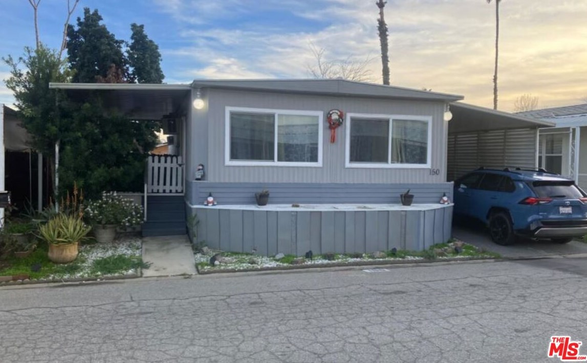 150 Torrey Pine Ln, Bakersfield, CA 93308-4650