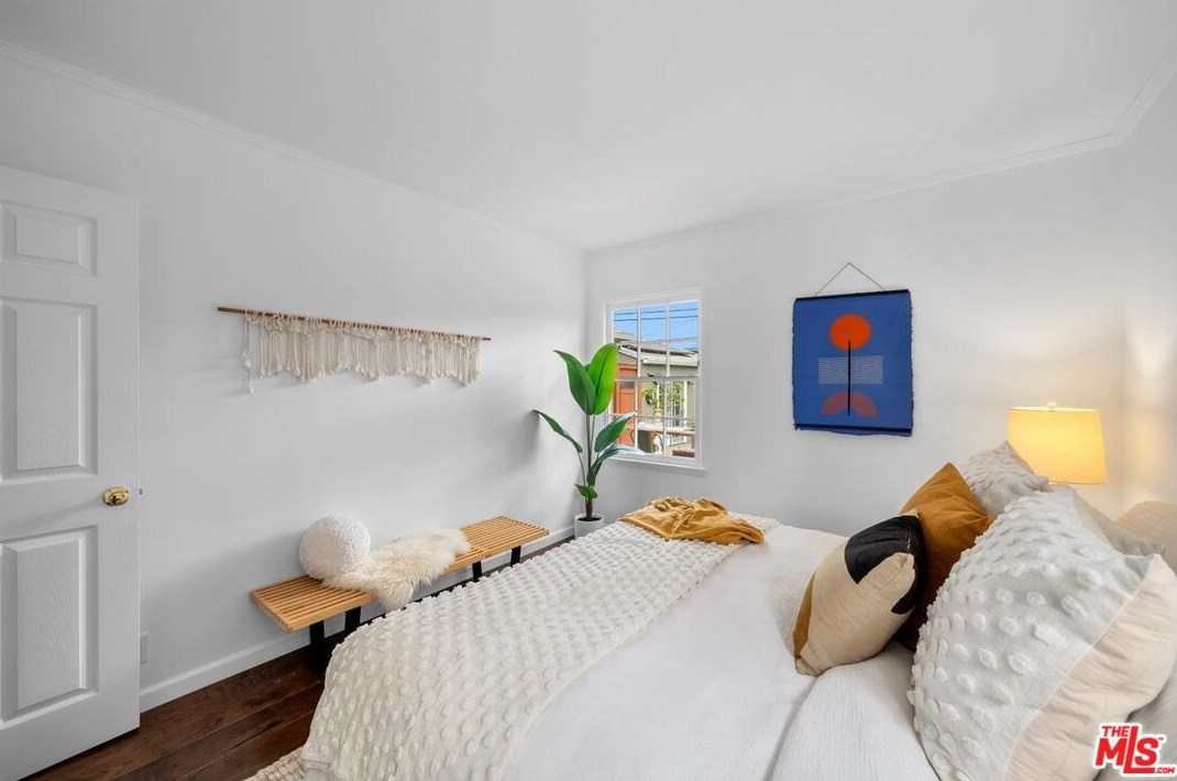 11038 Braddock Dr, Los Angeles CA  90230-4213 exterior