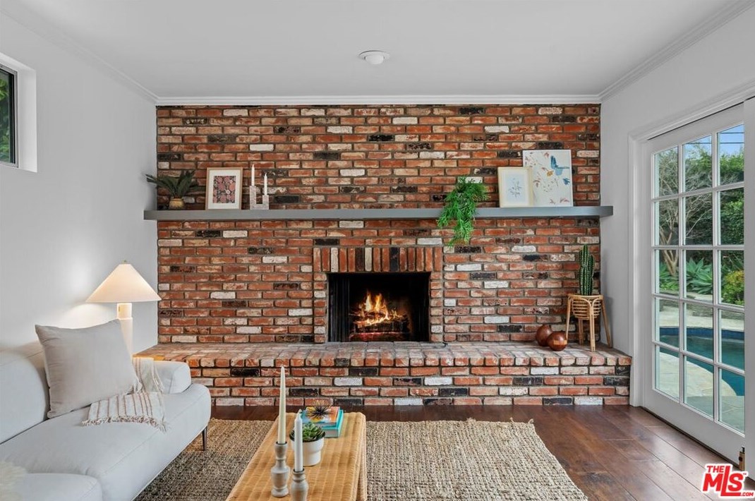 11038 Braddock Dr, Los Angeles CA  90230-4213 exterior