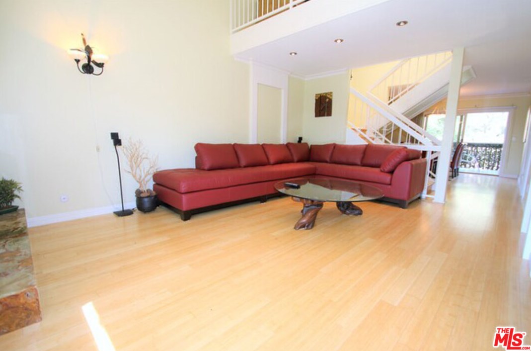 4807 Salem Village Dr, Los Angeles, CA 90230-4321