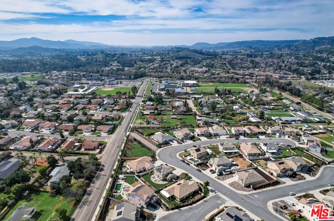 617 Lehner Ave, Escondido CA  92026-1511 exterior