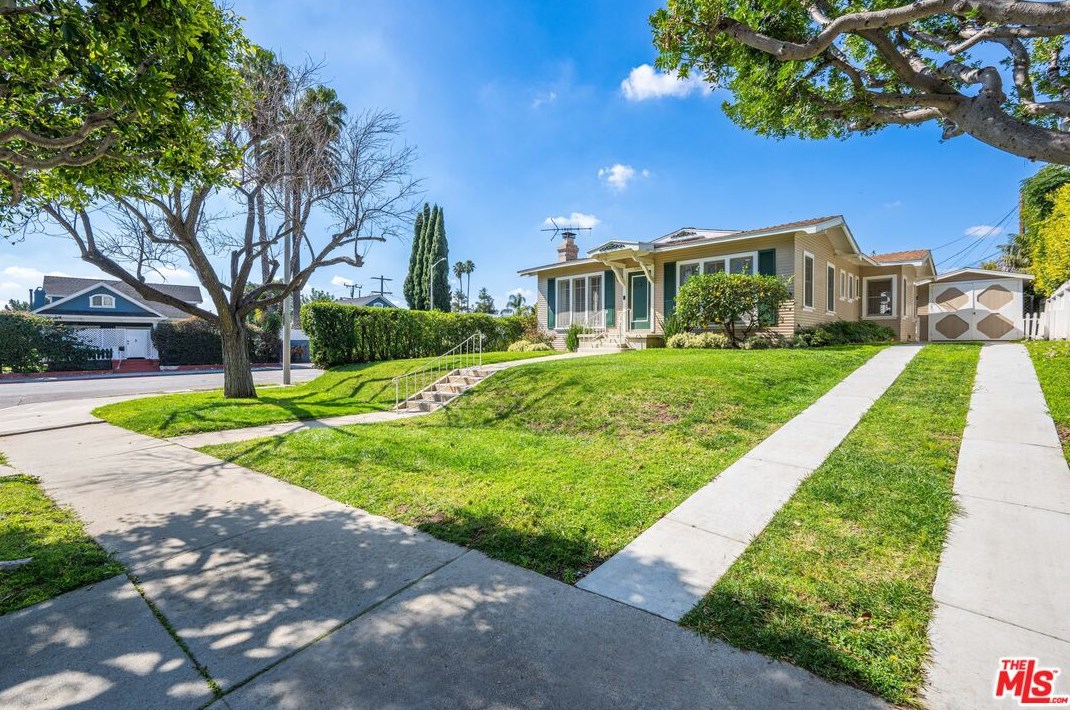 1301 Genesee Ave, Los Angeles, CA 90019-2409