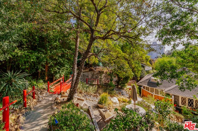 2004 Pinehurst Rd, Los Angeles, CA 90068