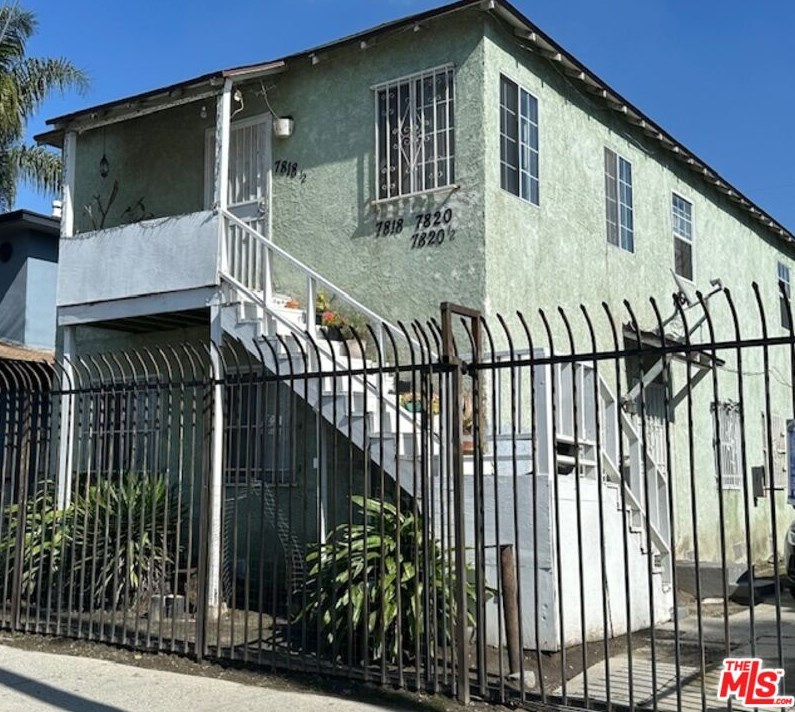7818 Avalon Blvd, Los Angeles, CA 90003-2328