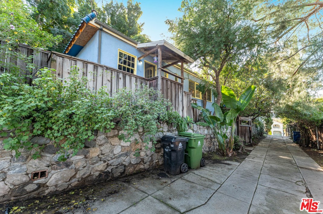 2380 Teviot St, Los Angeles CA  90039-3683 exterior