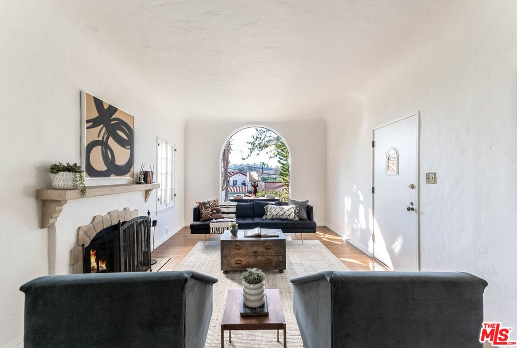 2380 Teviot St, Los Angeles CA  90039-3683 exterior