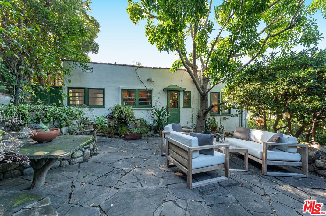 2380 Teviot St, Los Angeles CA  90039-3683 exterior