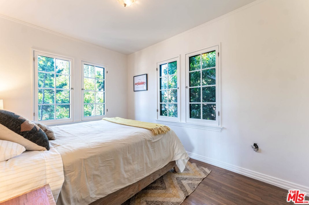 2380 Teviot St, Los Angeles CA  90039-3683 exterior