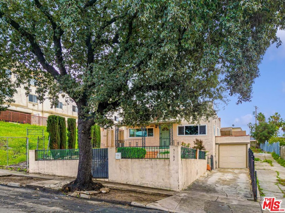 5162 Oakland St, Los Angeles CA  90032-2334 exterior