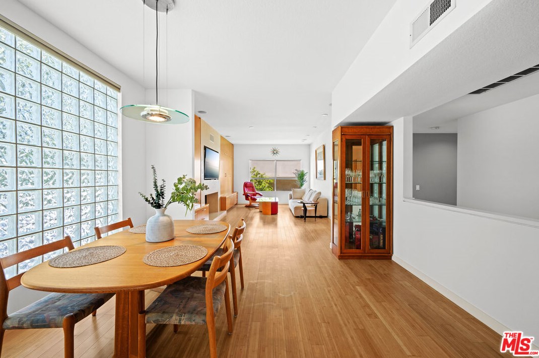 1930 Purdue Ave, Los Angeles, CA 90025-7015