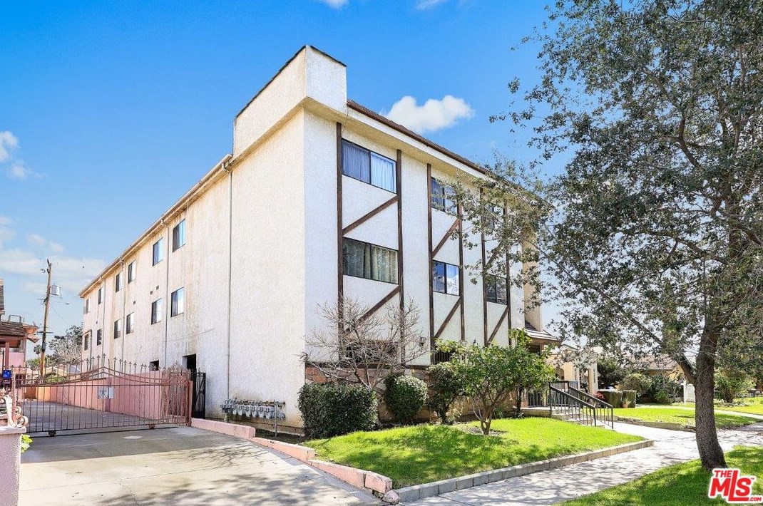 412 Fischer St, Glendale, CA 91205-1972