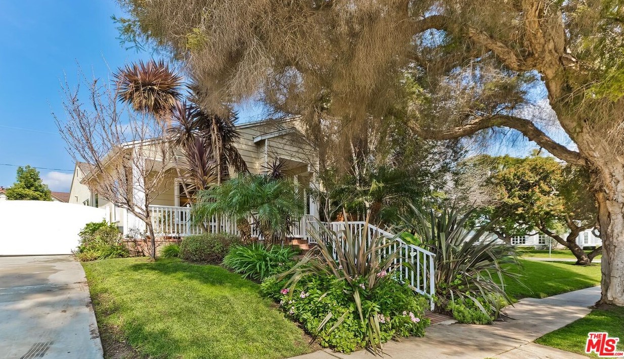 9701 Oakmore Rd, Los Angeles, CA 90035