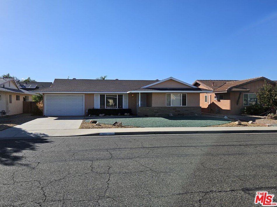 611 Shasta Way, Hemet, CA 92543-5732