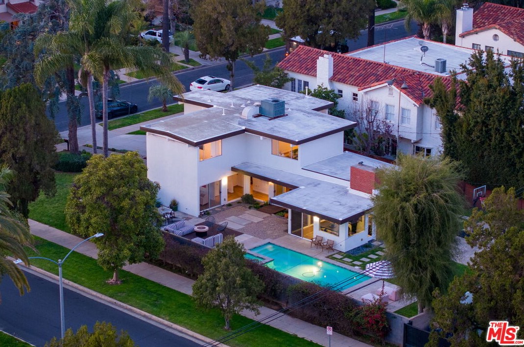 1680 Virginia Rd, Los Angeles CA  90019-5934 exterior