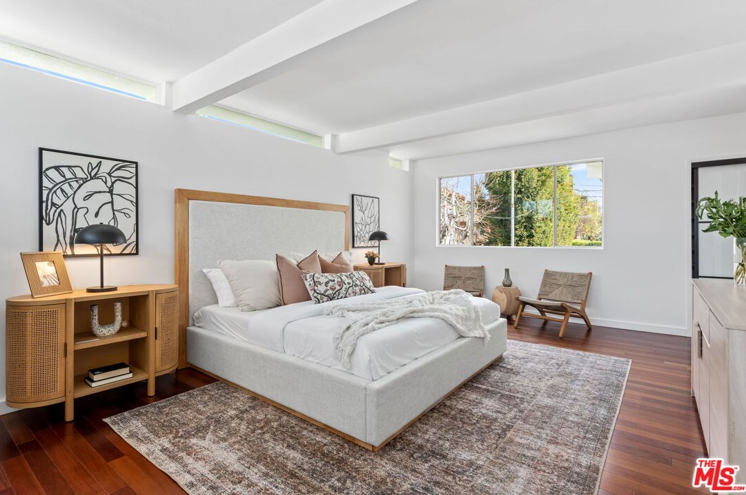 1680 Virginia Rd, Los Angeles CA  90019-5934 exterior