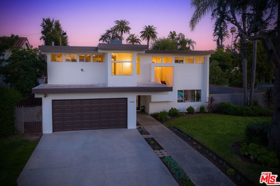 1680 Virginia Rd, Los Angeles CA  90019-5934 exterior