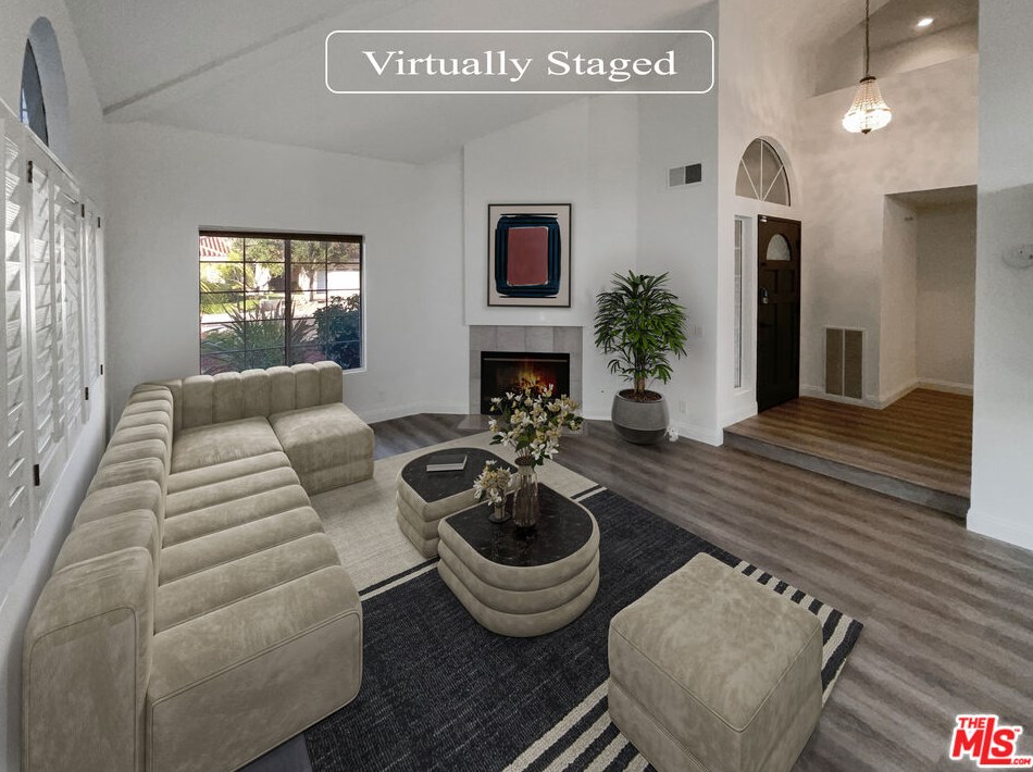 13708 Grand Isle Dr, Moorpark, CA 93021