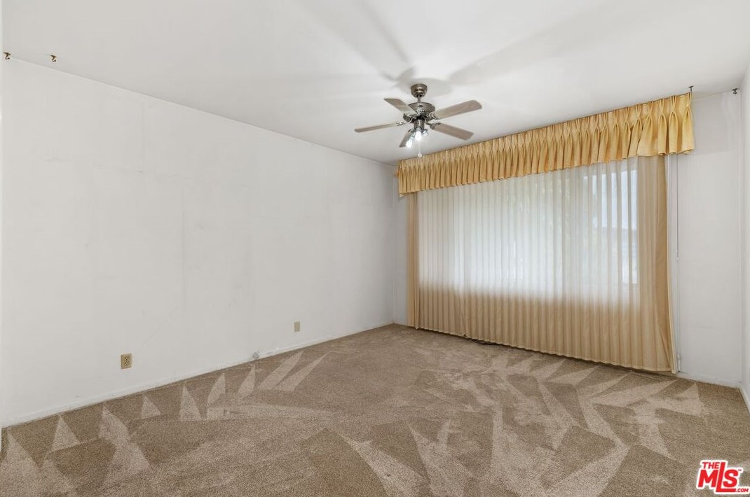 6521 Bedford Ave, Los Angeles CA  90056-2101 exterior