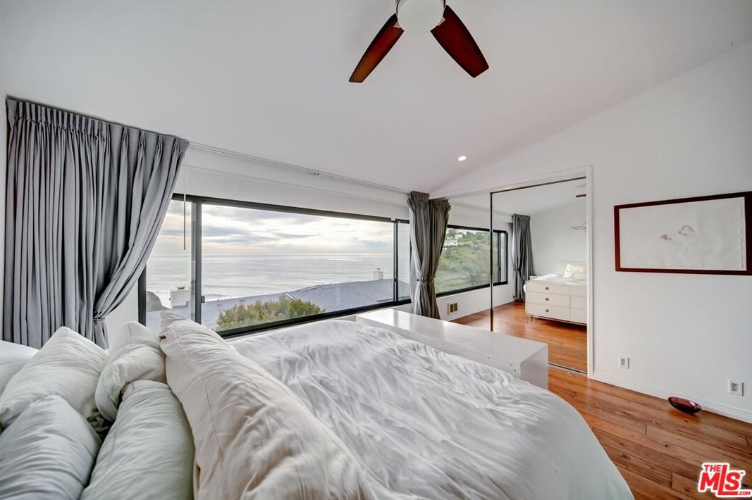 29660 Zuma Bay Way, Malibu CA  90265-4149 exterior