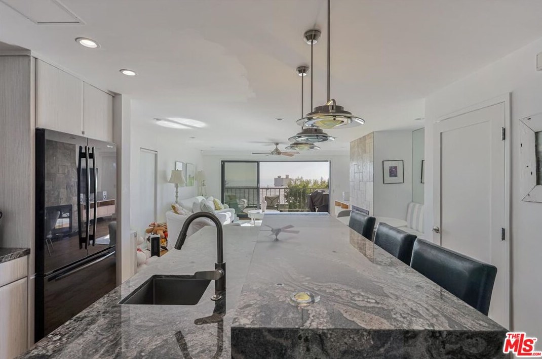 29660 Zuma Bay Way, Malibu CA  90265-4149 exterior