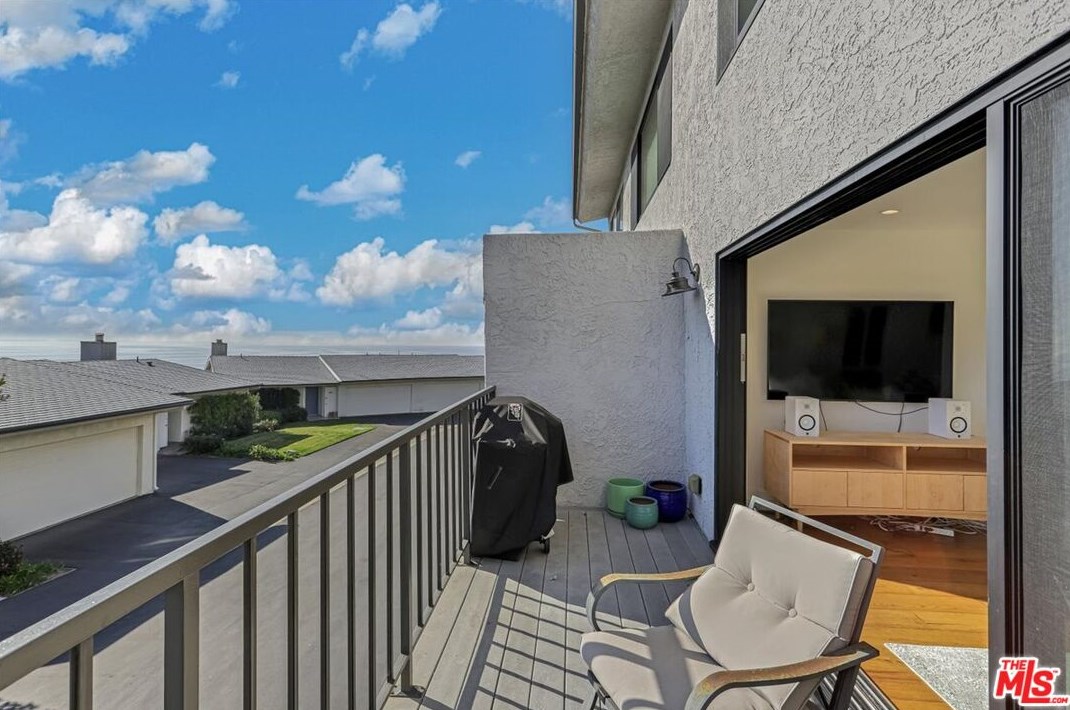 29660 Zuma Bay Way, Malibu CA  90265-4149 exterior