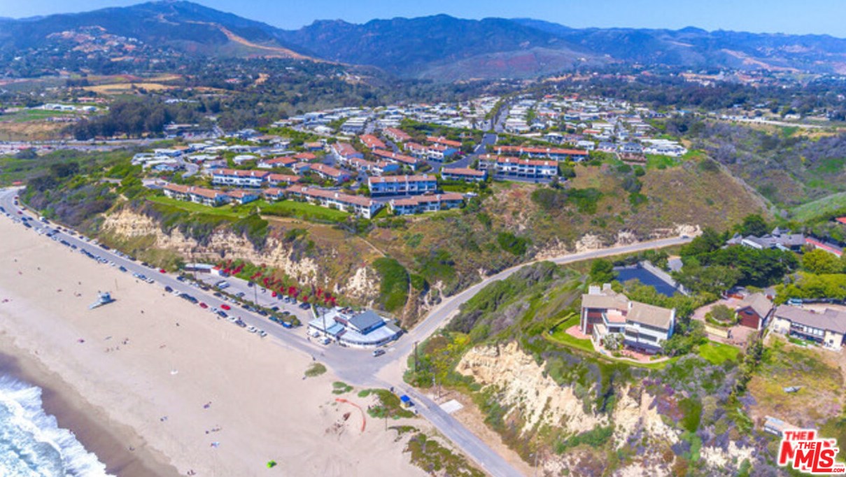 29660 Zuma Bay Way, Malibu CA  90265-4149 exterior