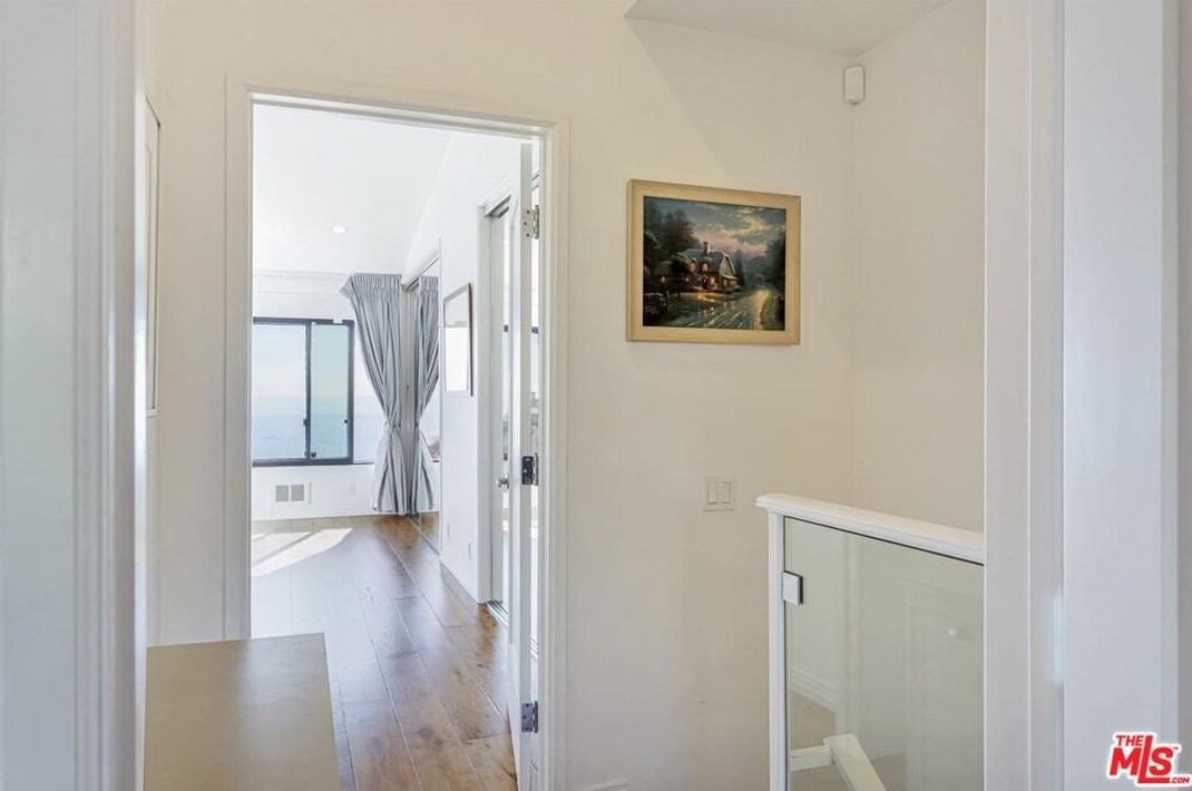 29660 Zuma Bay Way, Malibu CA  90265-4149 exterior
