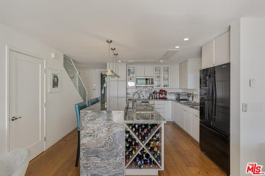 29660 Zuma Bay Way, Malibu CA  90265-4149 exterior