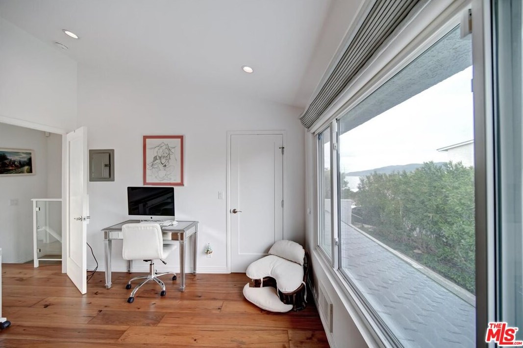 29660 Zuma Bay Way, Malibu CA  90265-4149 exterior