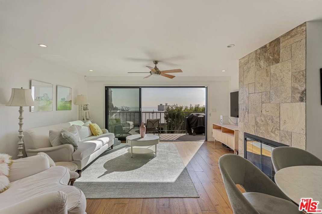 29660 Zuma Bay Way, Malibu CA  90265-4149 exterior