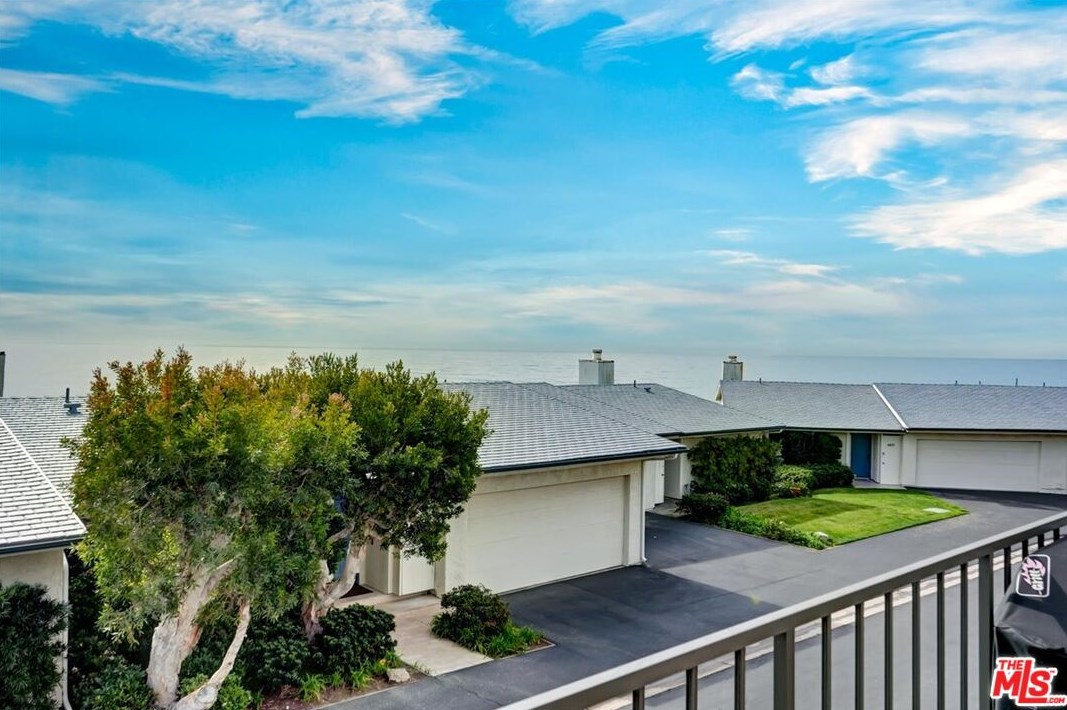 29660 Zuma Bay Way, Malibu CA  90265-4149 exterior